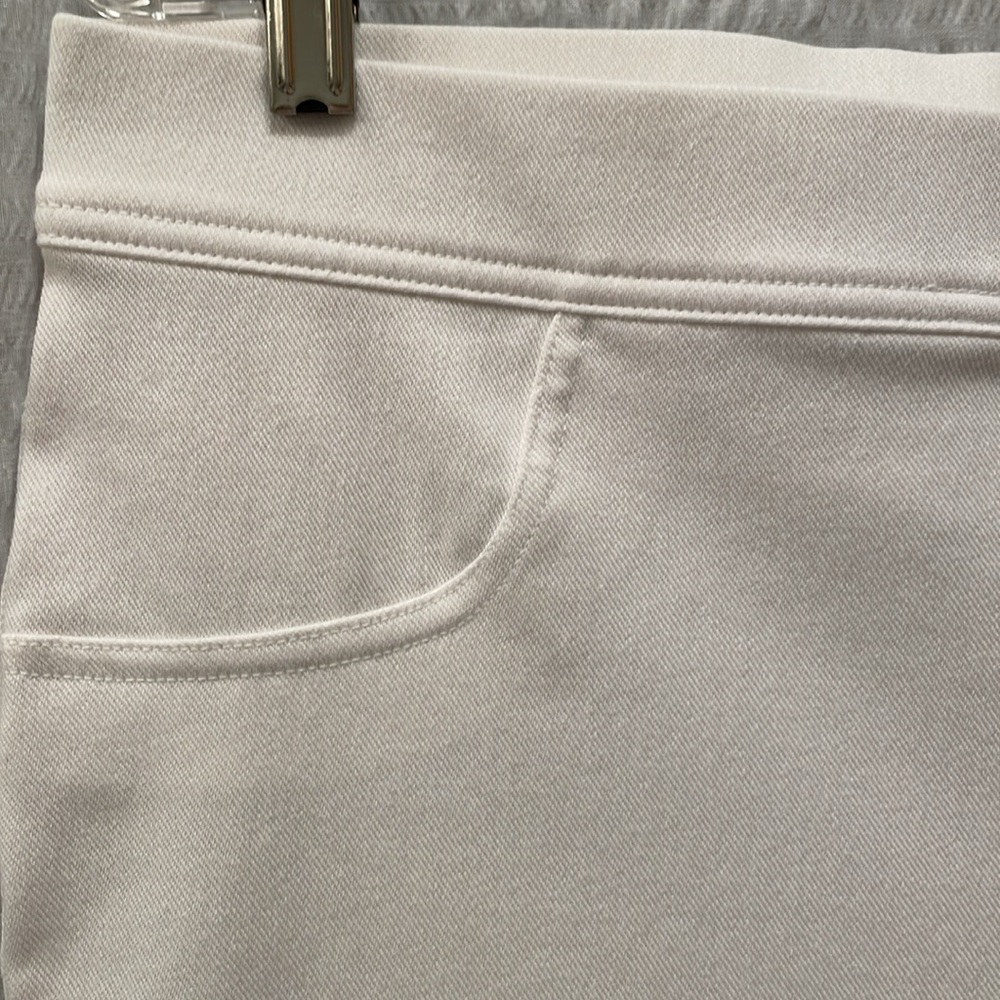 Time and Tru White Cropped Pants - Picture 3 of 9